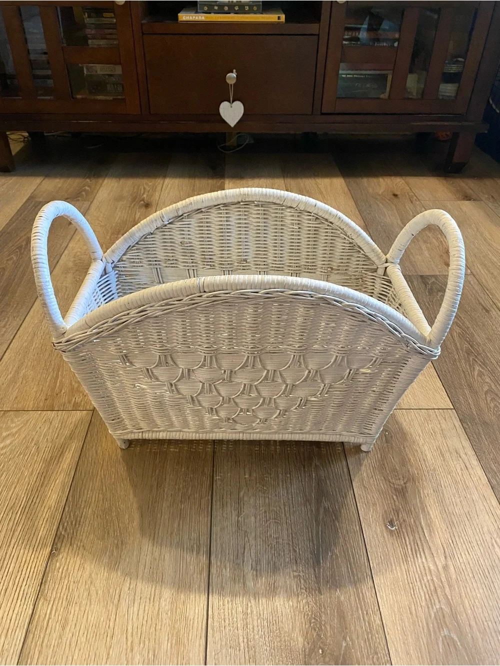 Vintage White Wicker Magazine Rack Scalloped Weave Handled Basket Cottagecore